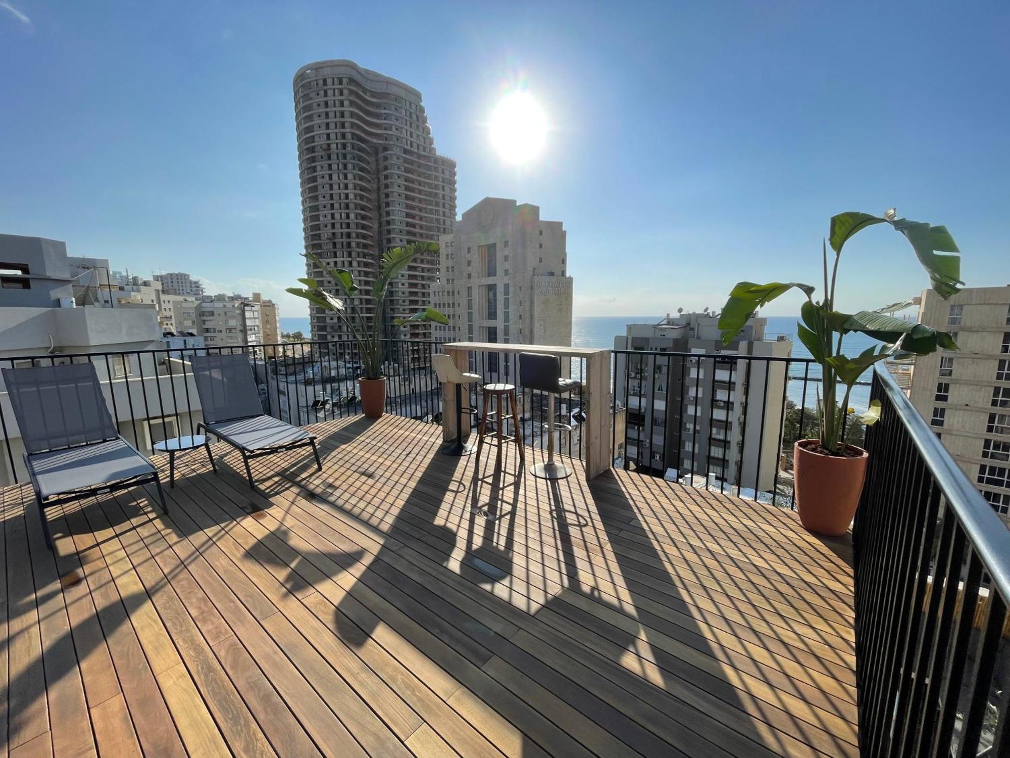 Roof Top 3 Floors Netanja Exterior foto